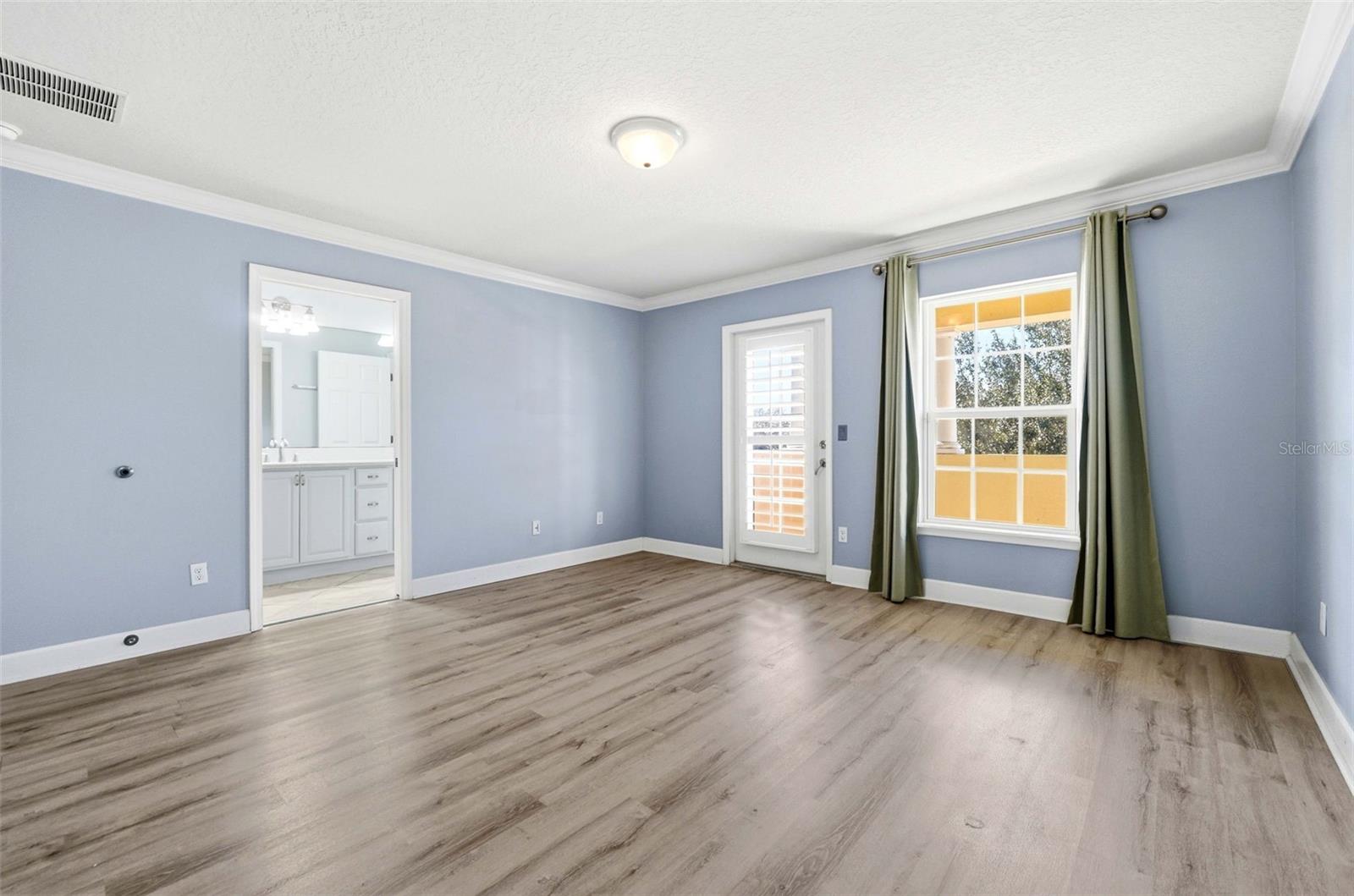 Image 18 of 40 For 12061 Breda Lane