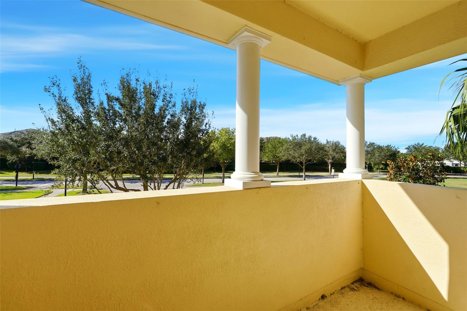 Image 23 of 40 For 12061 Breda Lane