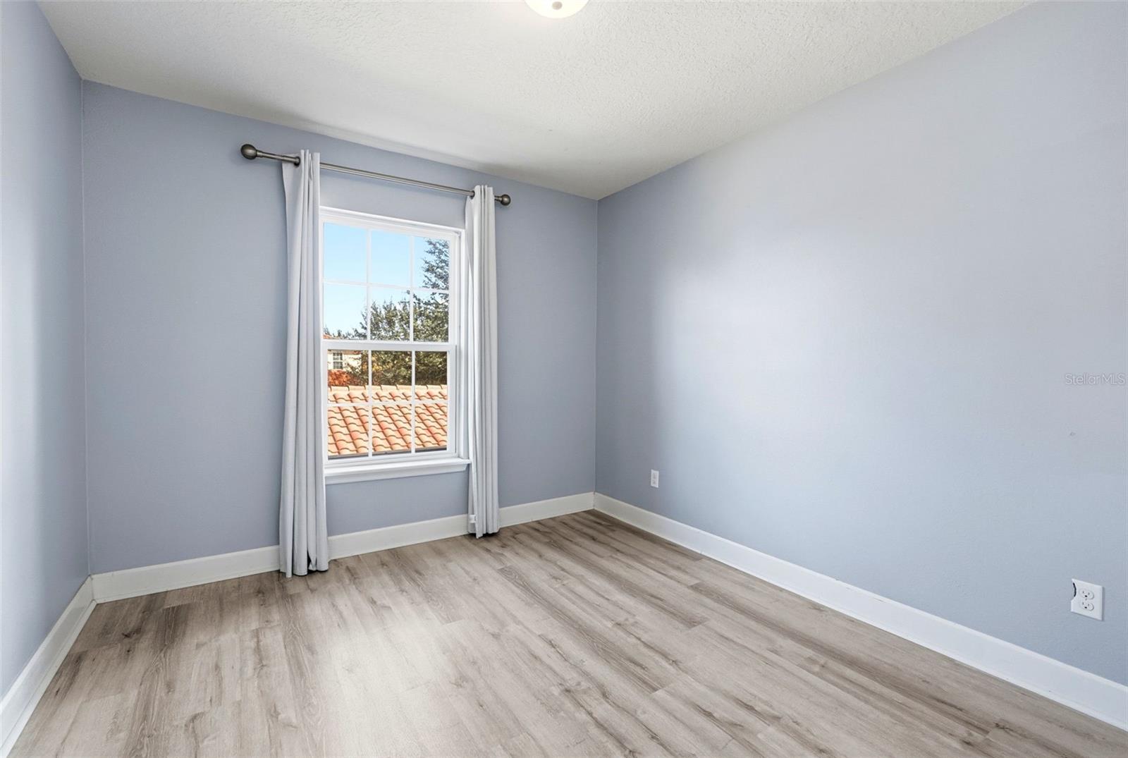 Image 28 of 40 For 12061 Breda Lane