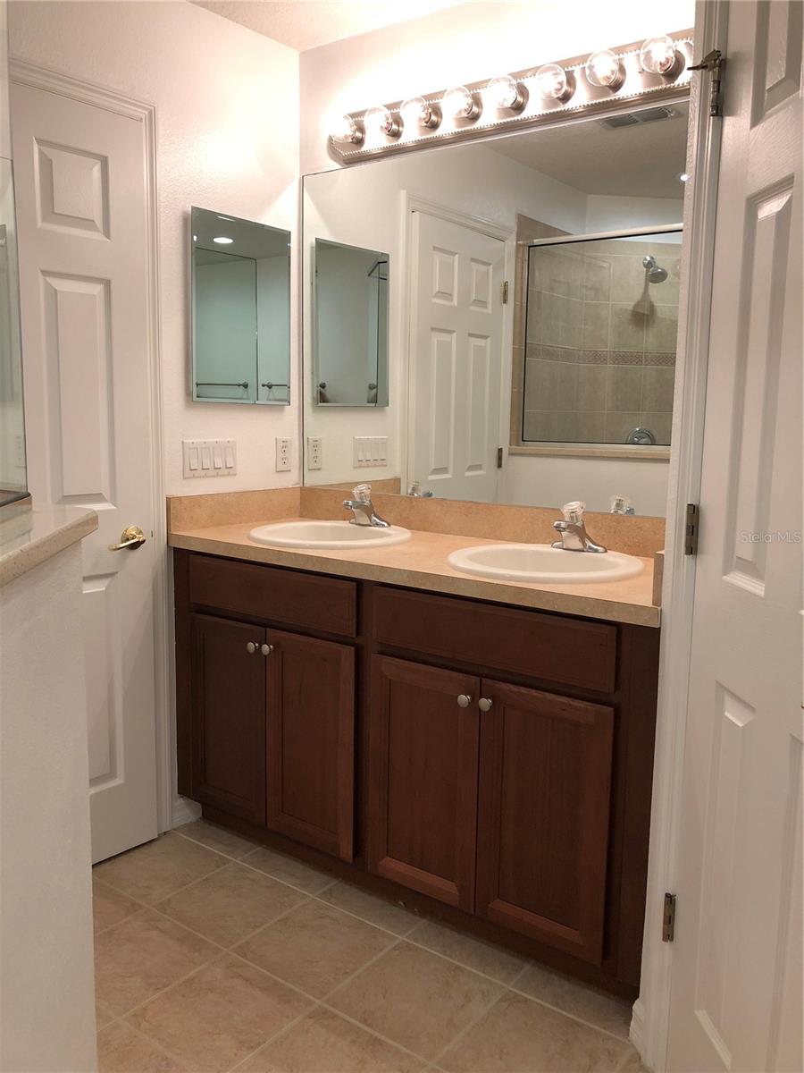 Image 16 of 22 For 9438 Tawnyberry Street