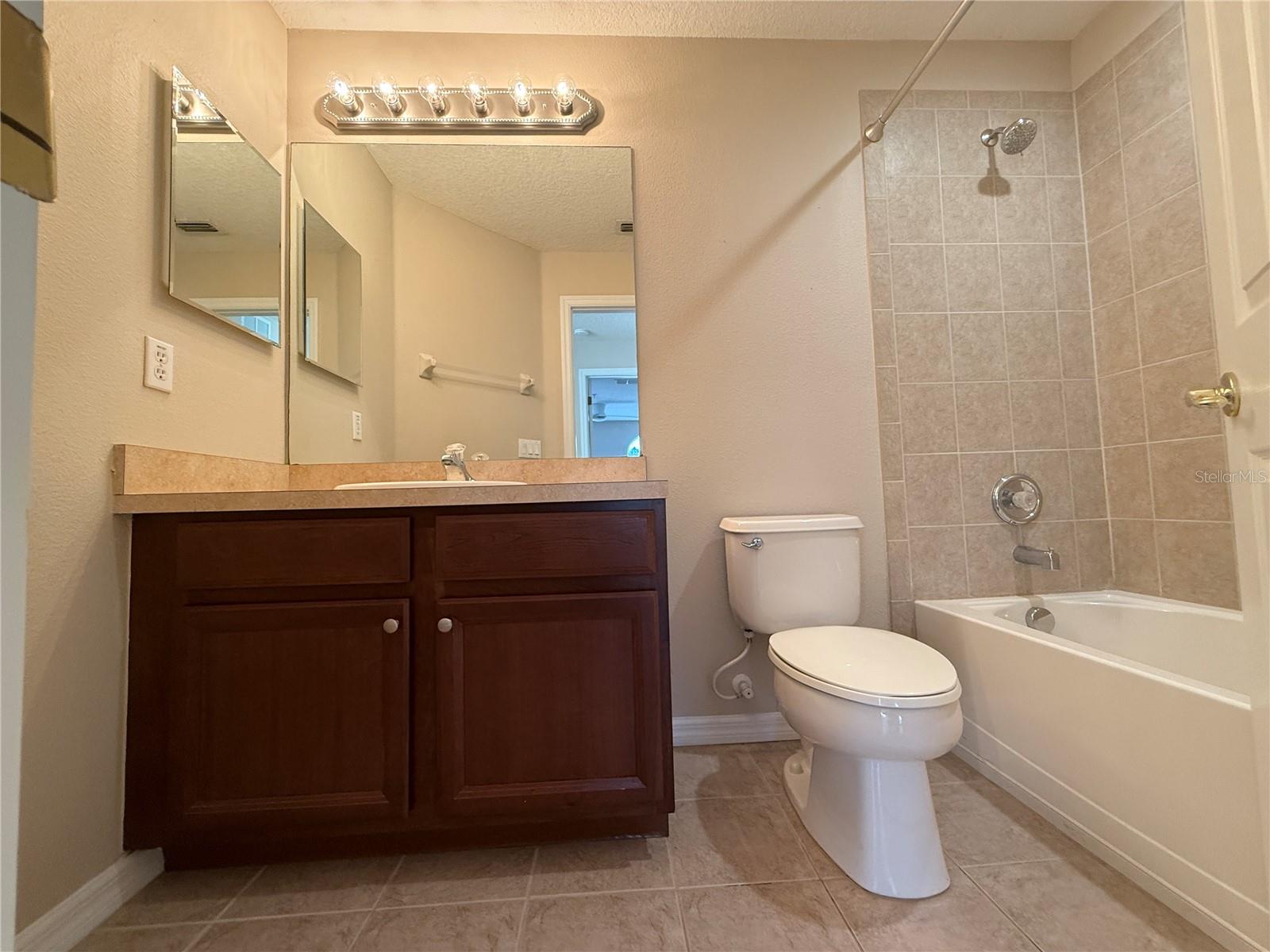 Image 20 of 22 For 9438 Tawnyberry Street