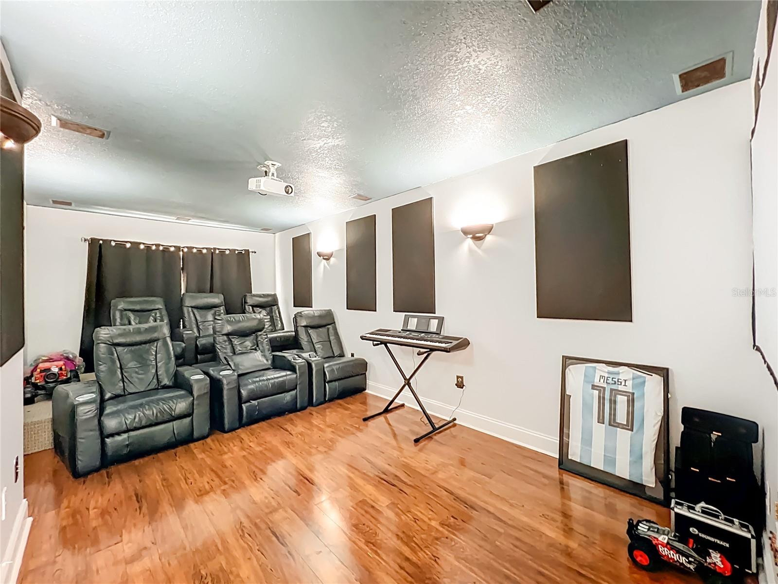 Image 25 of 35 For 9226 Longfellow Place