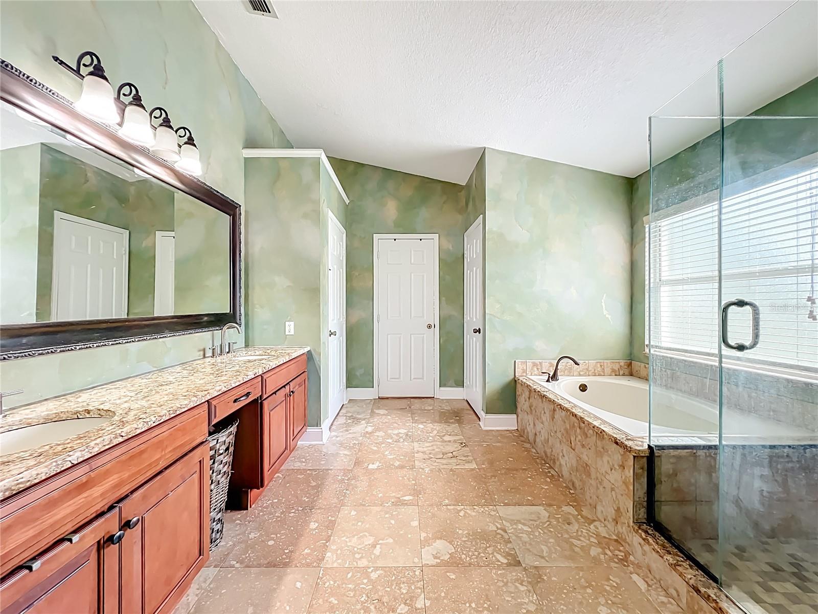 Image 28 of 35 For 9226 Longfellow Place