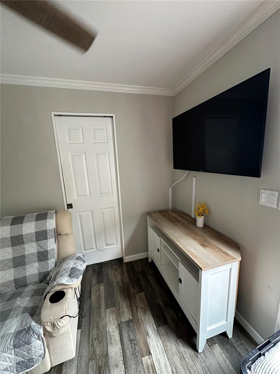 Image 16 of 43 For 16540 Sunshine Avenue