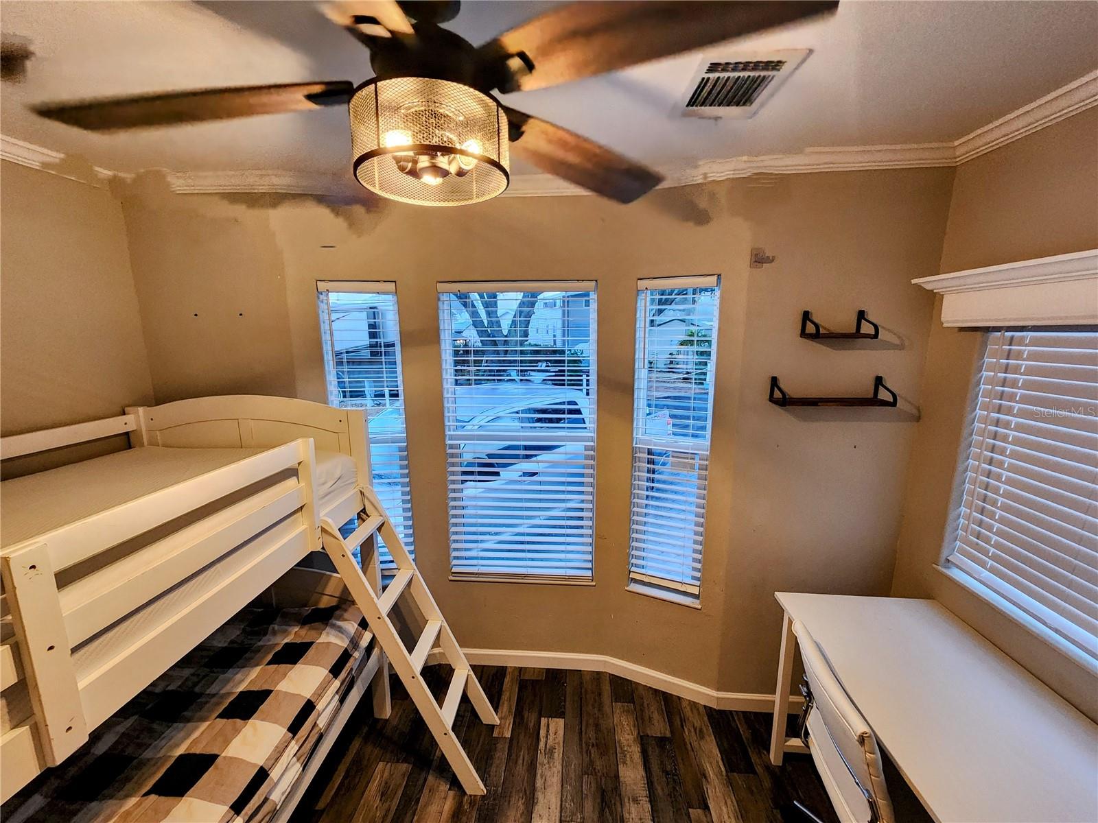 Image 20 of 43 For 16540 Sunshine Avenue