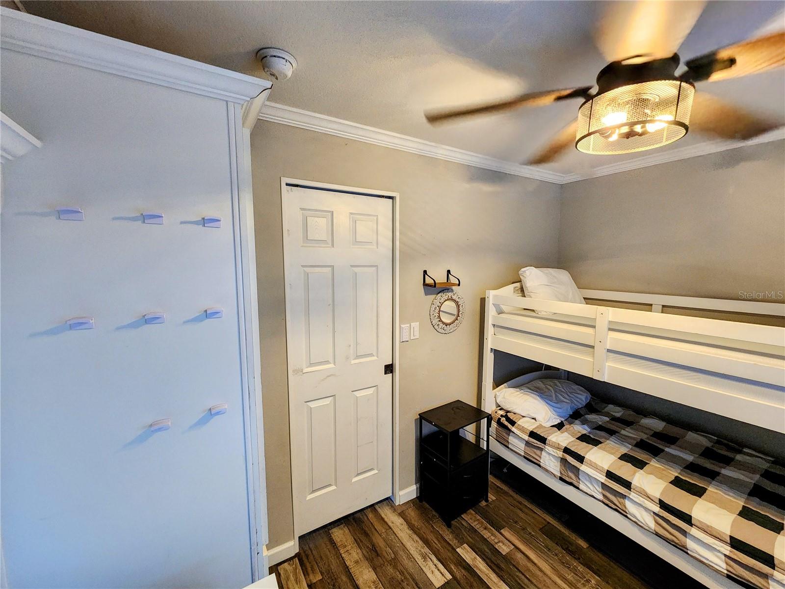 Image 21 of 43 For 16540 Sunshine Avenue