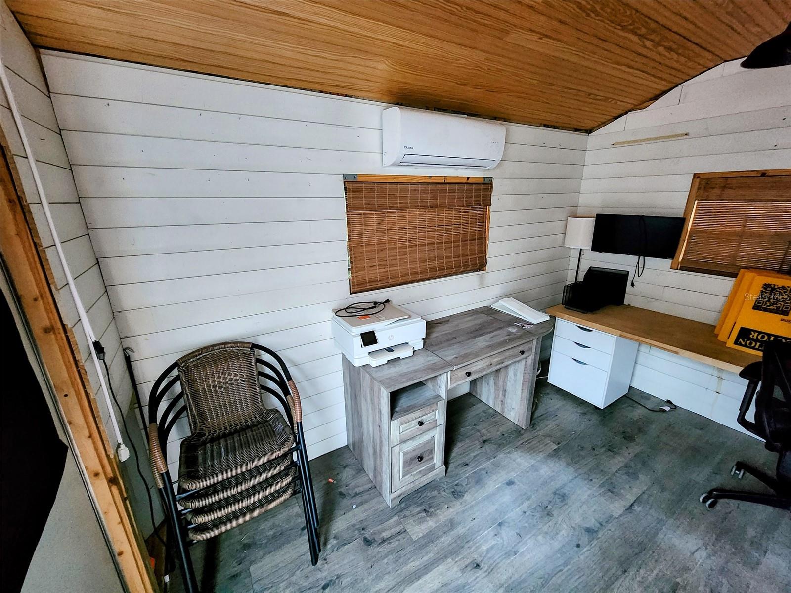 Image 27 of 43 For 16540 Sunshine Avenue