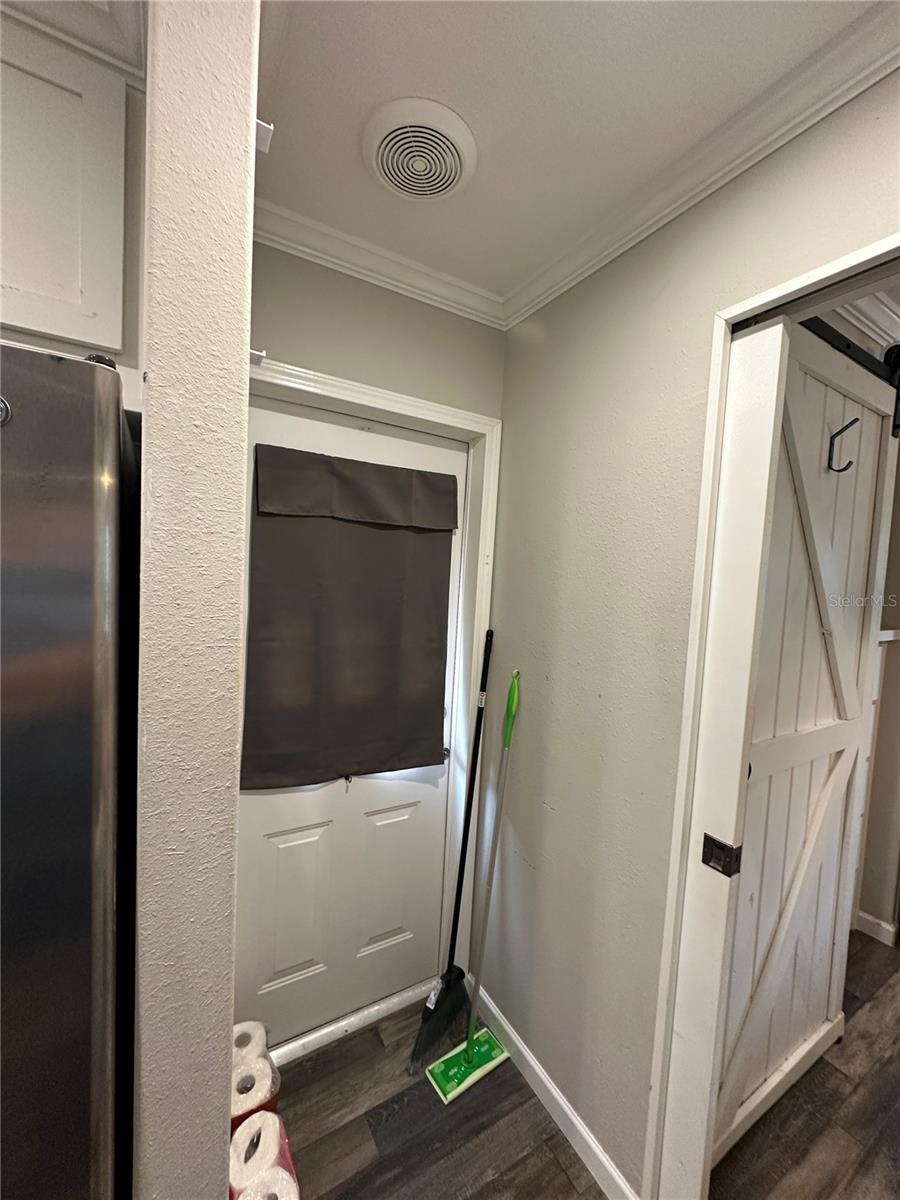 Image 3 of 43 For 16540 Sunshine Avenue