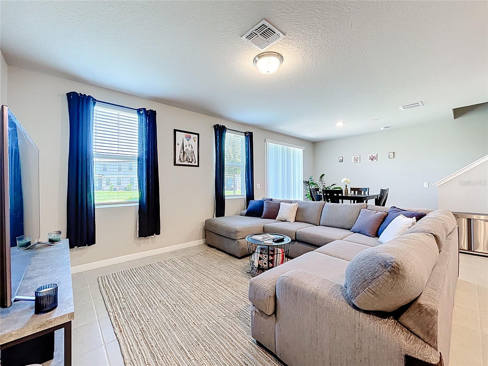 Image 14 of 58 For 1045 Desert Candle Drive