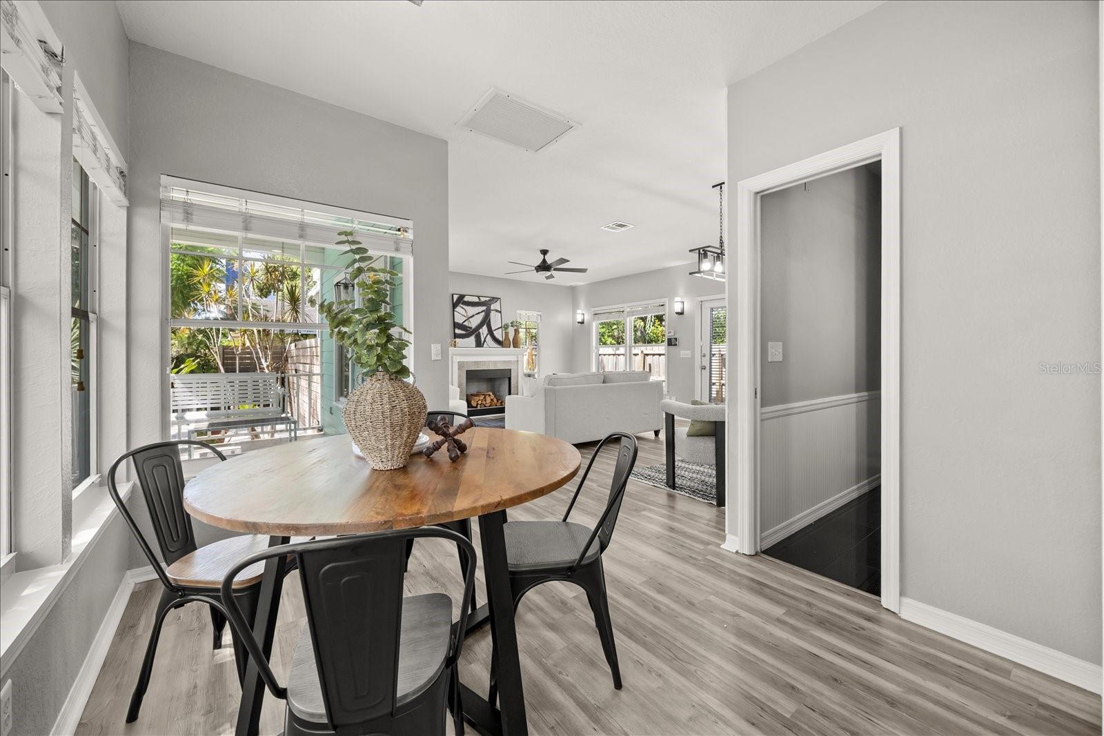 Image 25 of 46 For 748 Altaloma Avenue