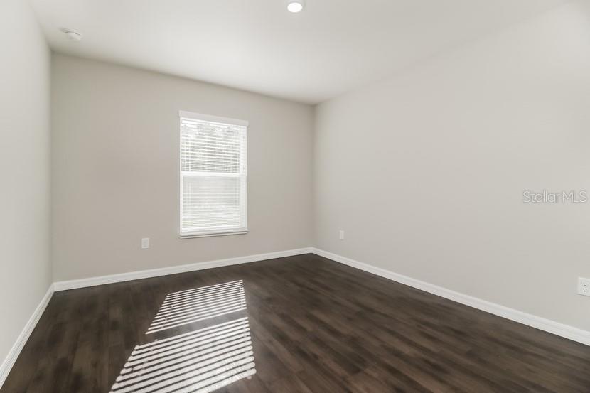 Image 11 of 16 For 2642 165th Street Road