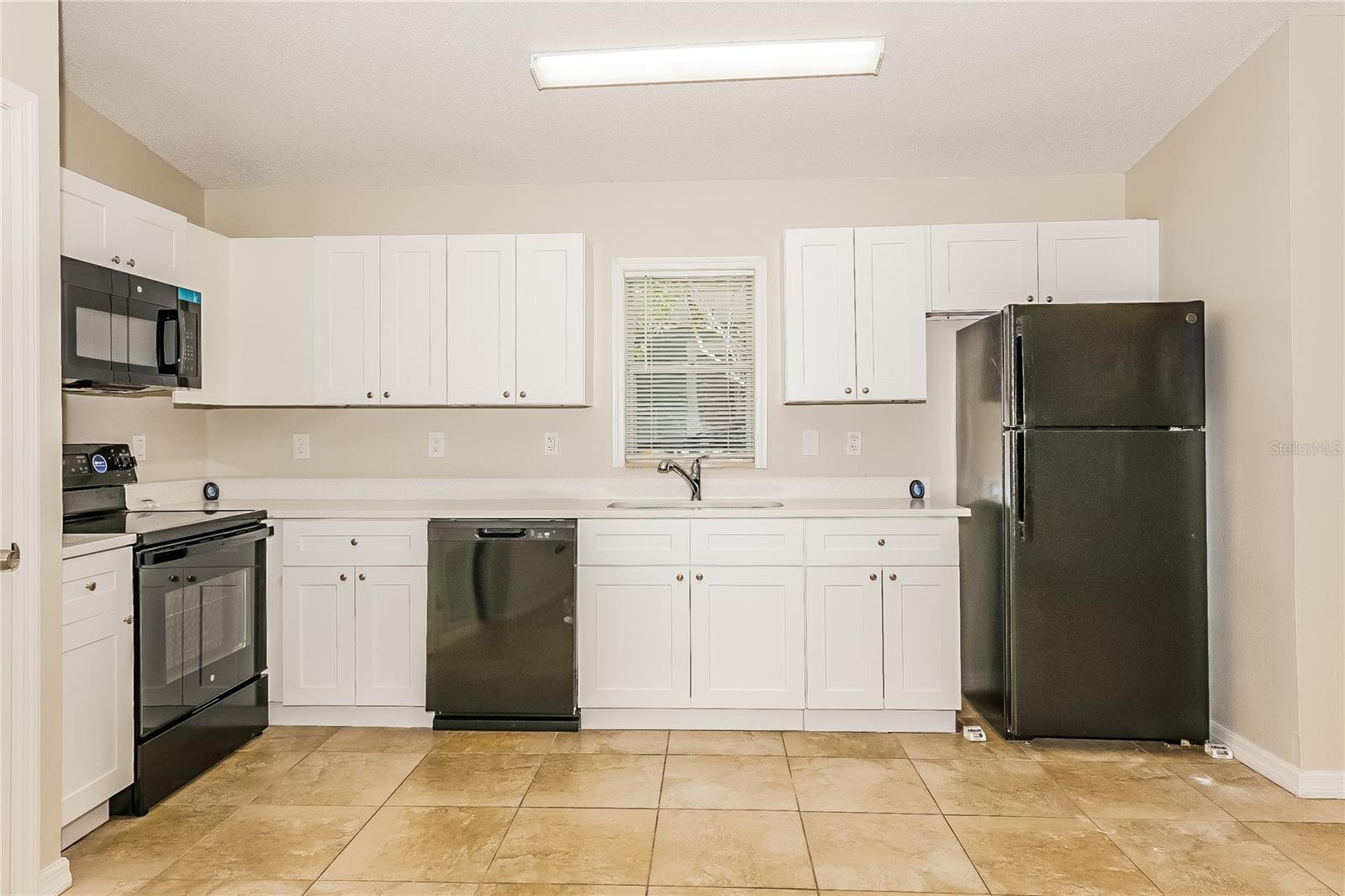 Image 5 of 16 For 824 Pinewood Street