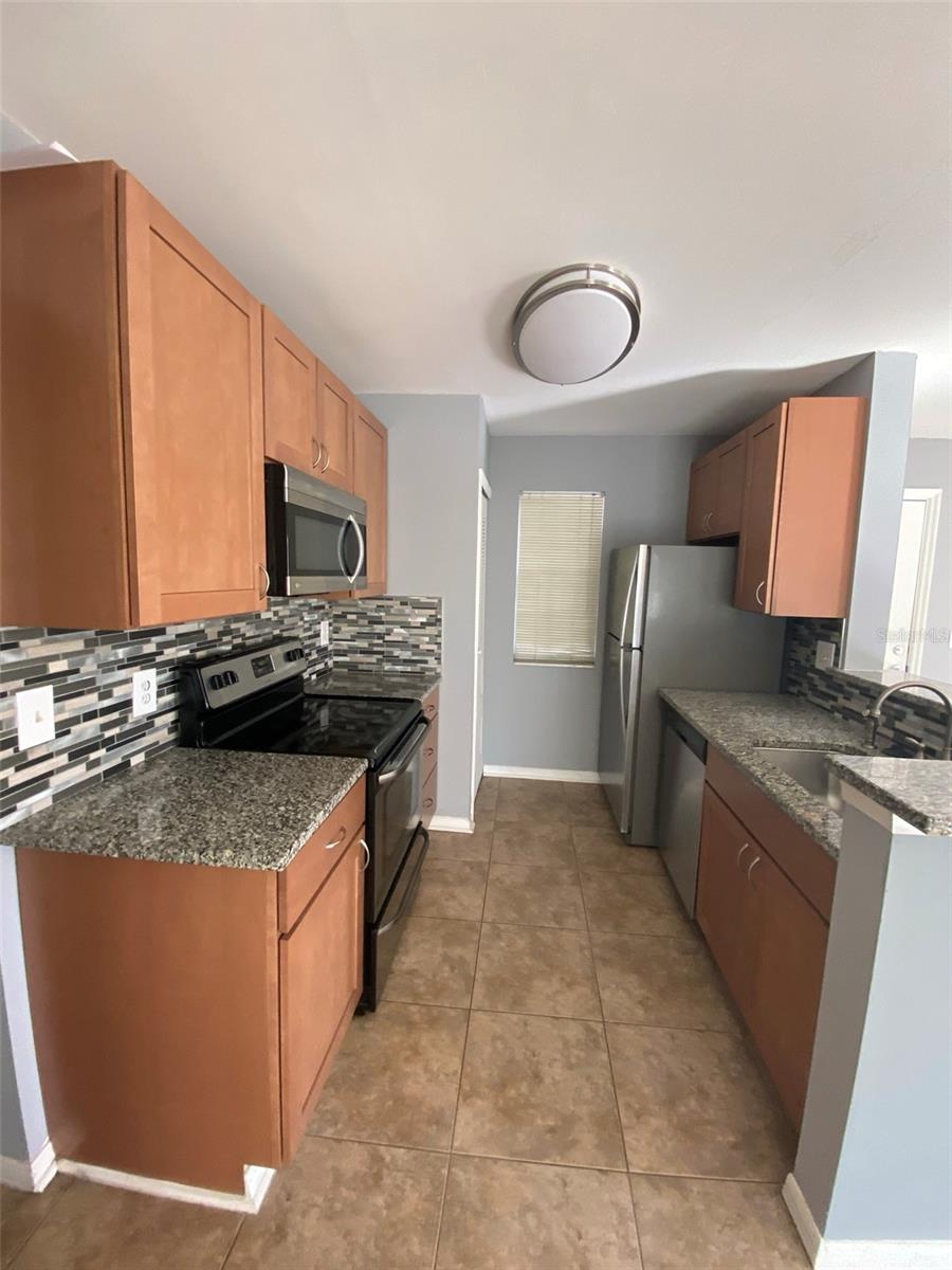 Image 8 of 17 For 962 Newcastle Circle 100