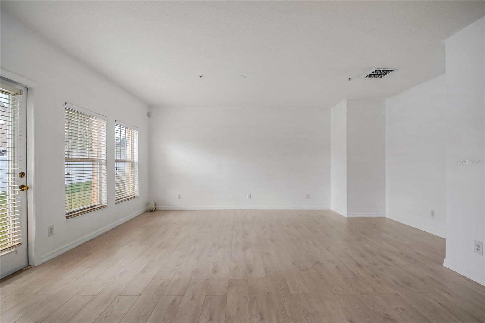 Image 11 of 39 For 2018 Cypress Bay Boulevard