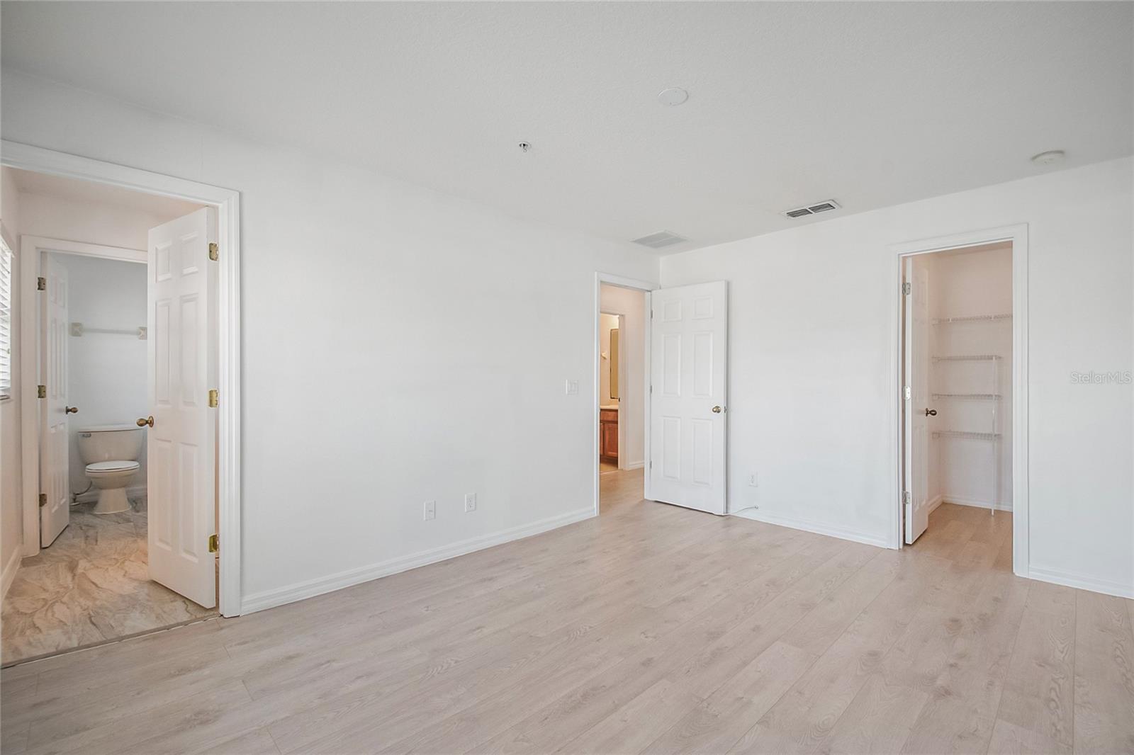 Image 16 of 39 For 2018 Cypress Bay Boulevard