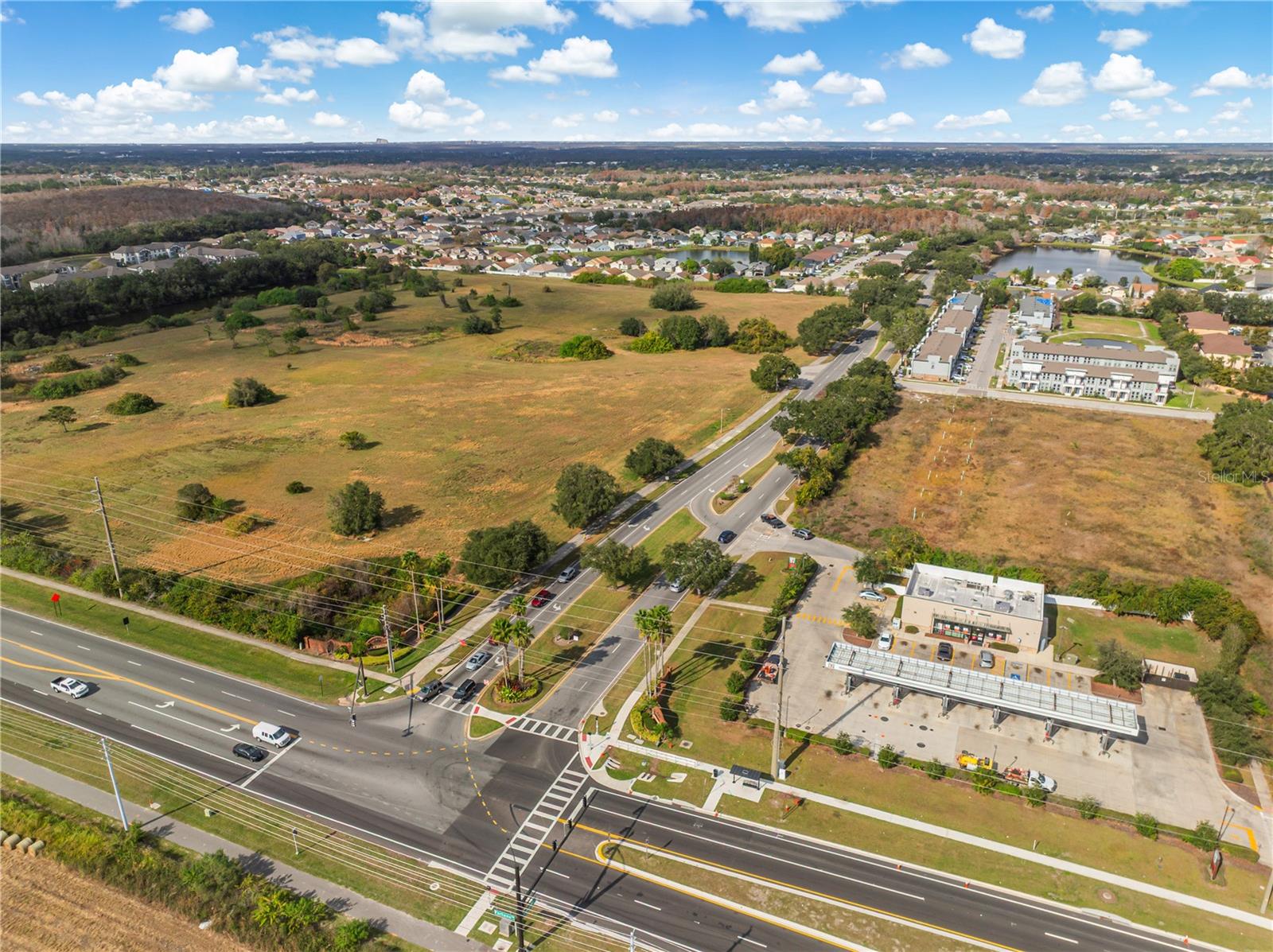 Image 35 of 39 For 2018 Cypress Bay Boulevard