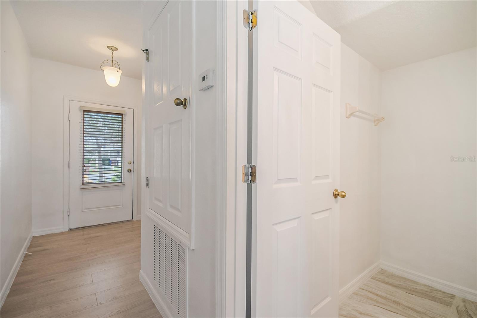 Image 7 of 39 For 2018 Cypress Bay Boulevard