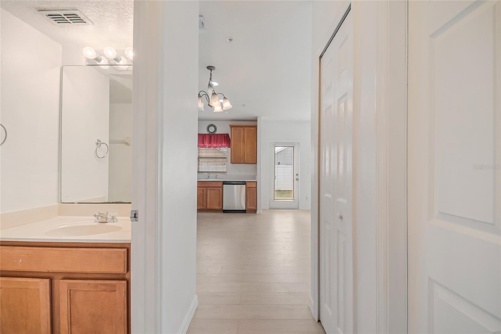 Image 9 of 39 For 2018 Cypress Bay Boulevard