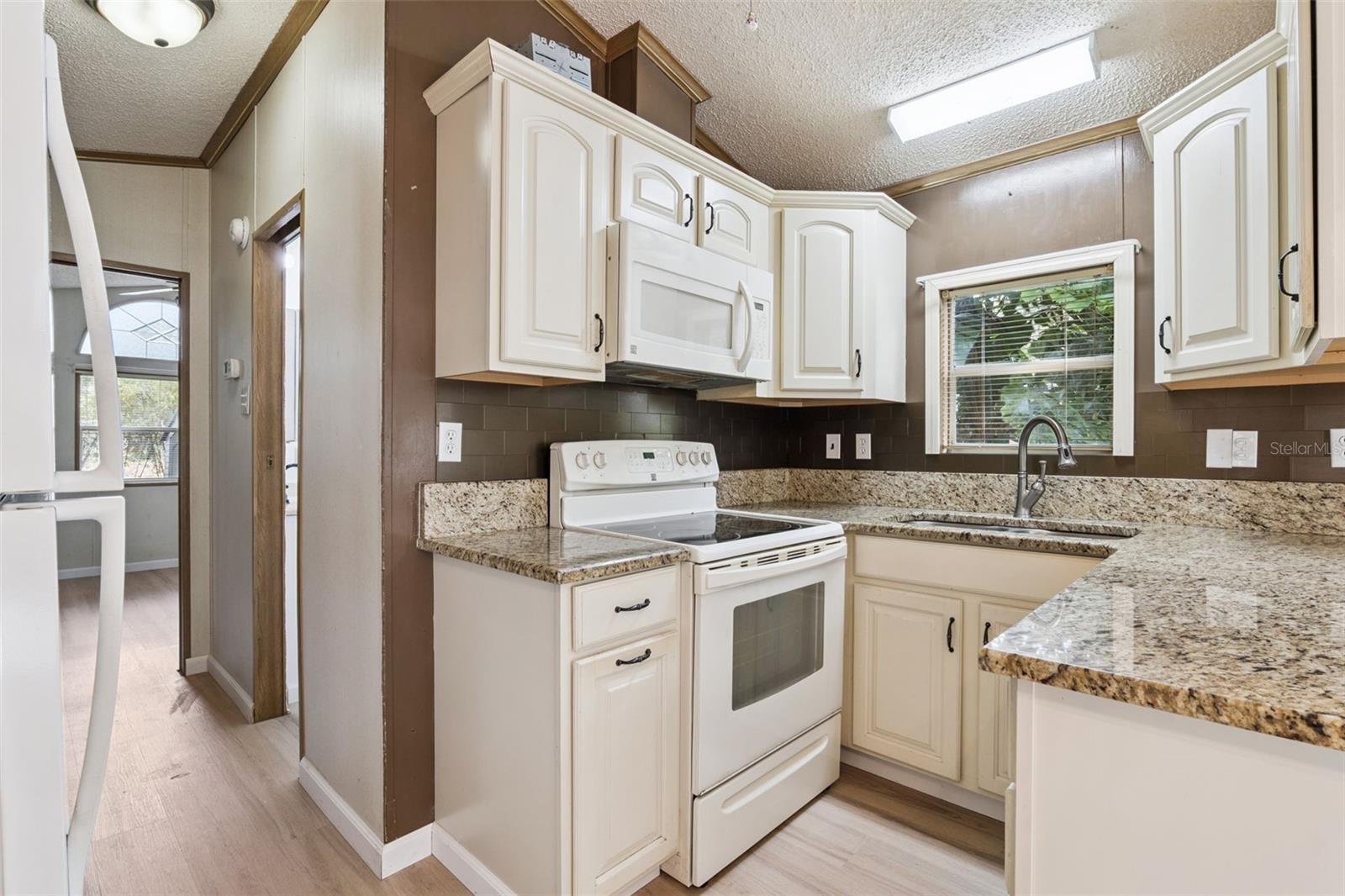 Image 14 of 52 For 3000 Clarcona Road 2914