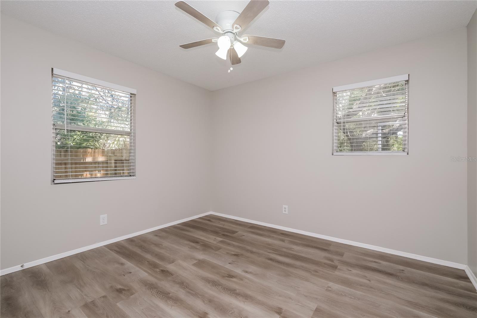 Image 6 of 16 For 425 Disston Avenue