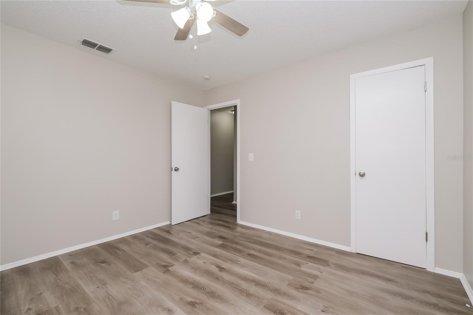 Image 7 of 16 For 425 Disston Avenue