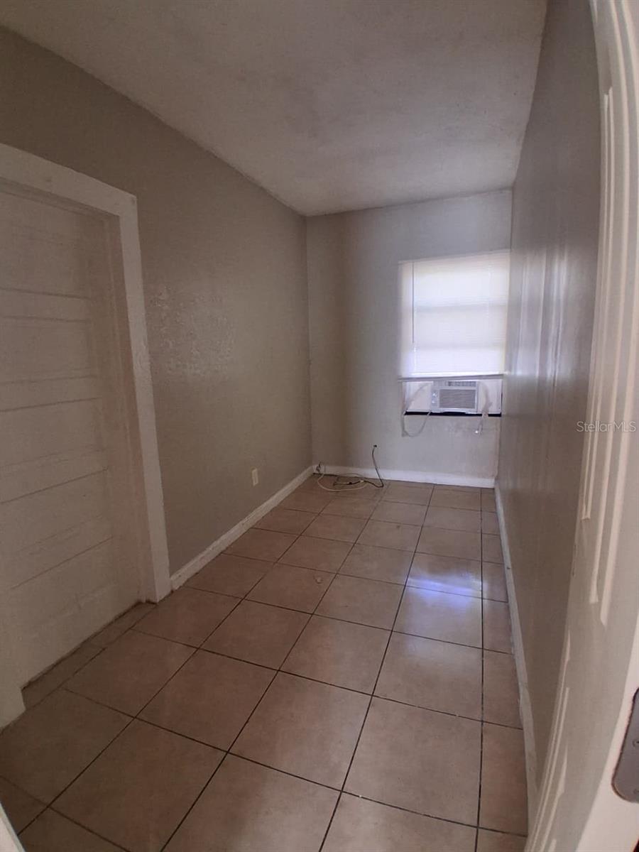 Image 7 of 13 For 1703 Mccarthy