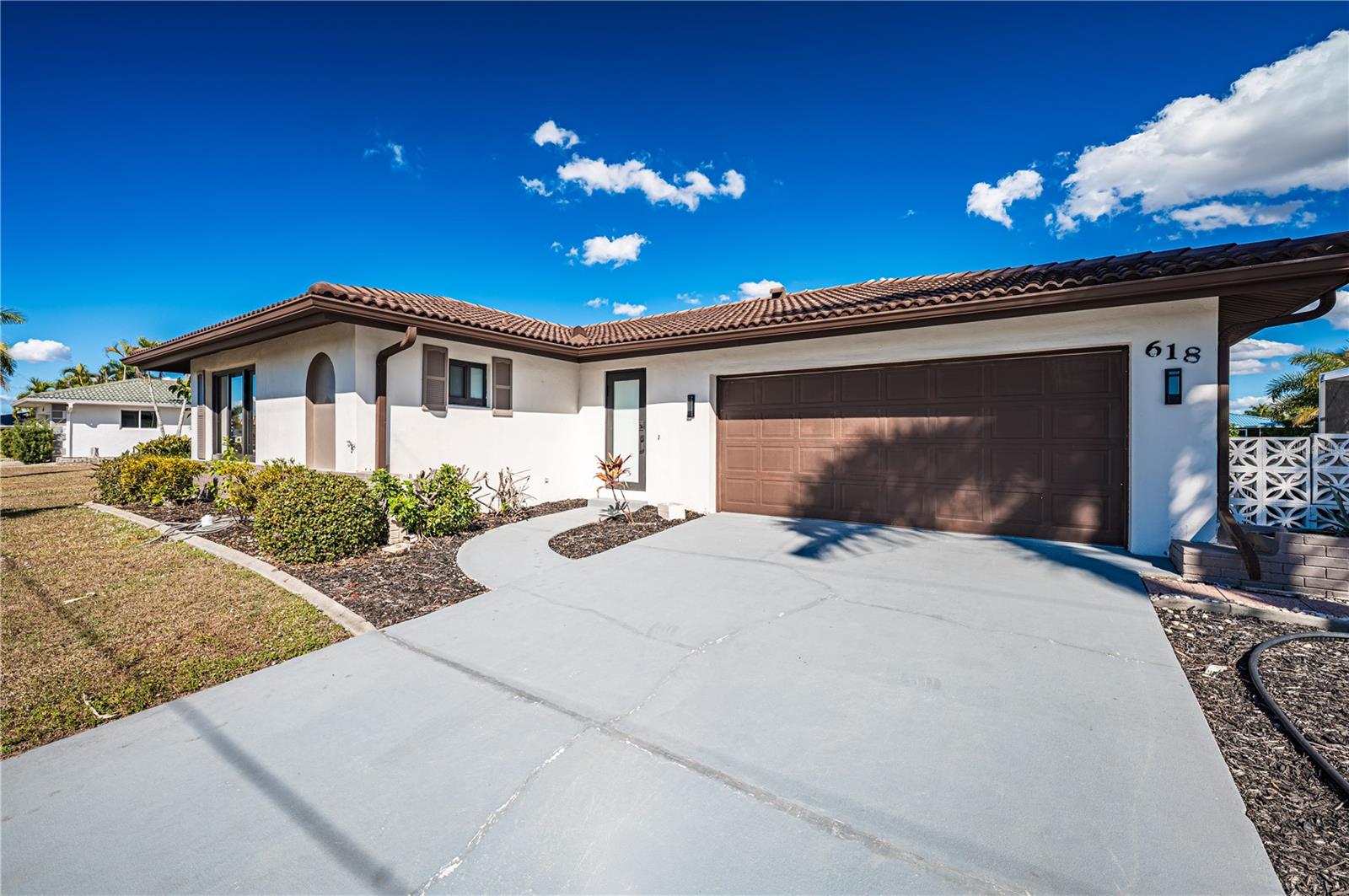 Image 4 of 36 For 618 Santa Margerita Lane