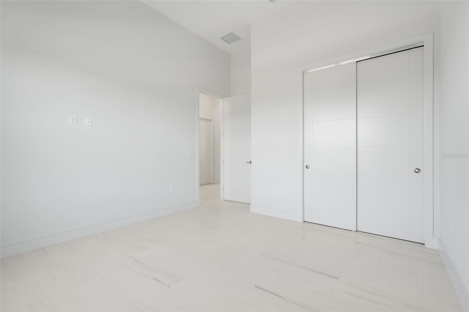 Image 29 of 48 For 3048 Kensington Avenue