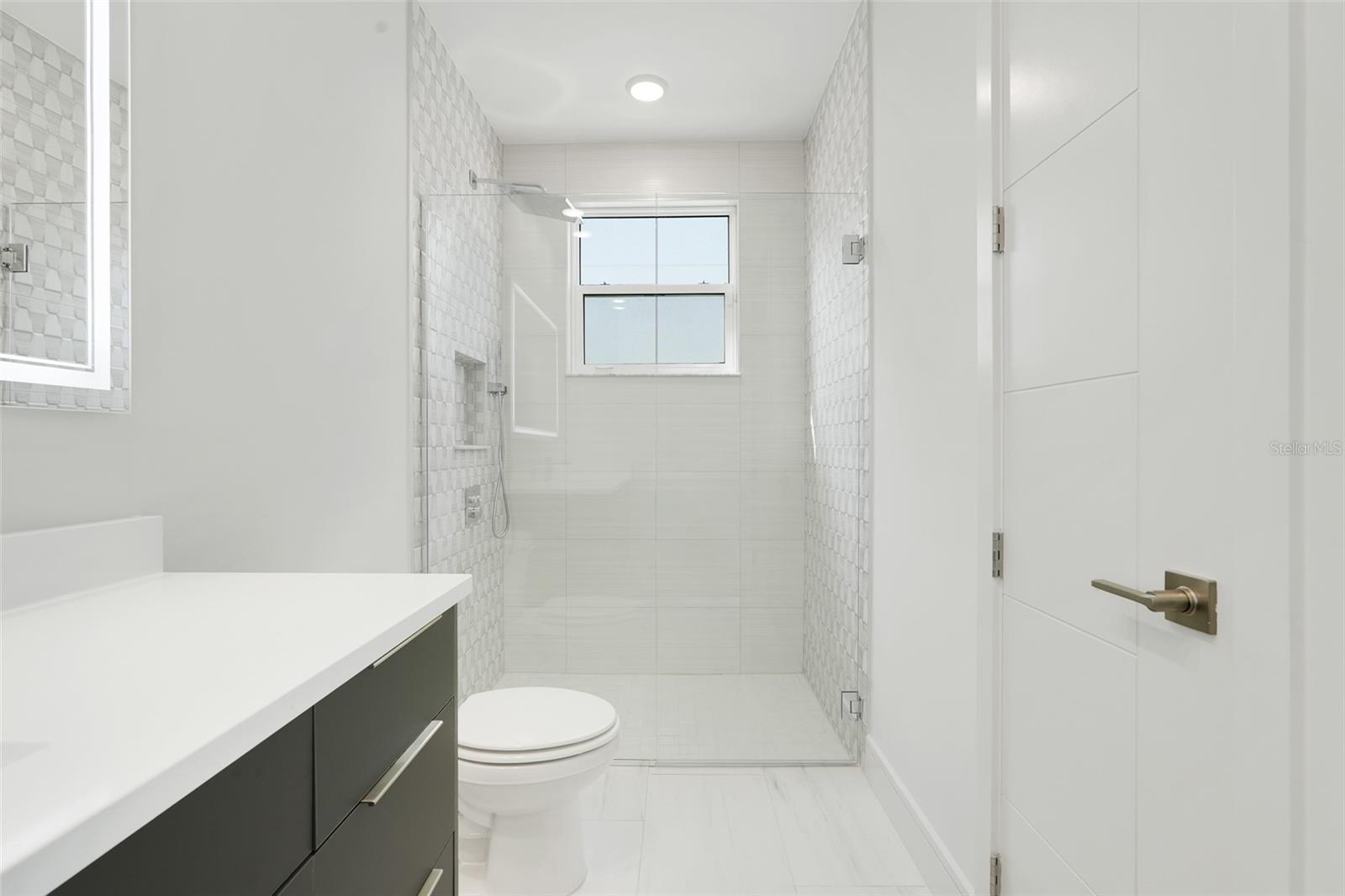 Image 33 of 48 For 3048 Kensington Avenue