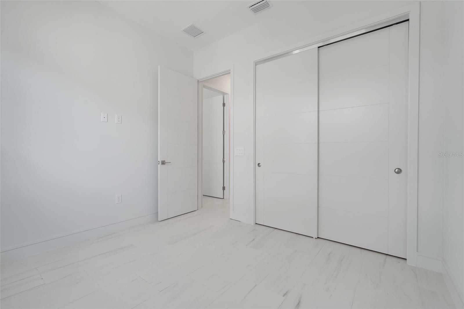 Image 38 of 48 For 3048 Kensington Avenue