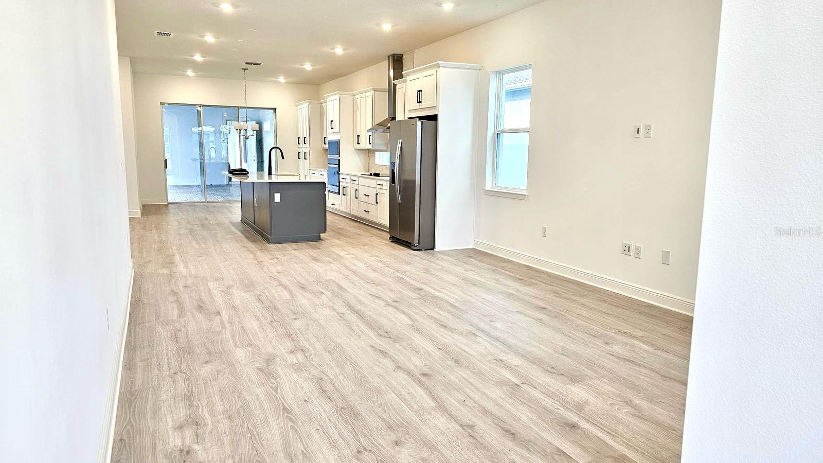 Image 2 of 31 For 10162 Peebles Street