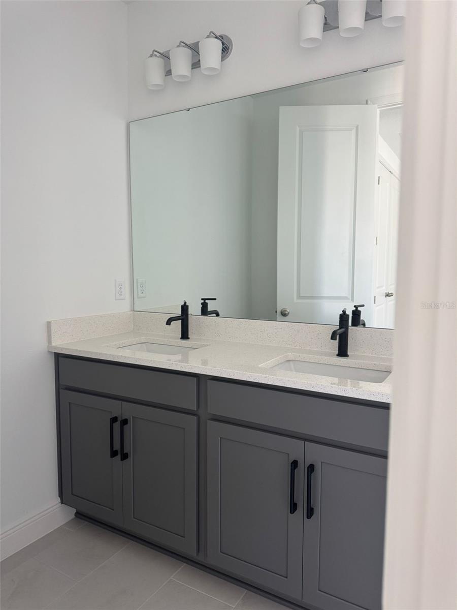 Image 21 of 31 For 10162 Peebles Street