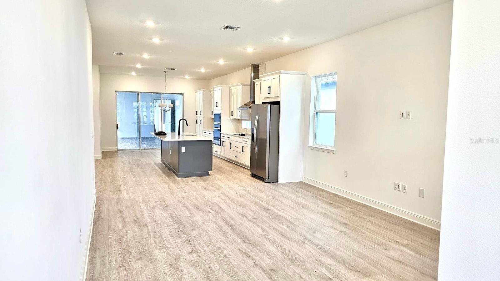 Image 3 of 31 For 10162 Peebles Street