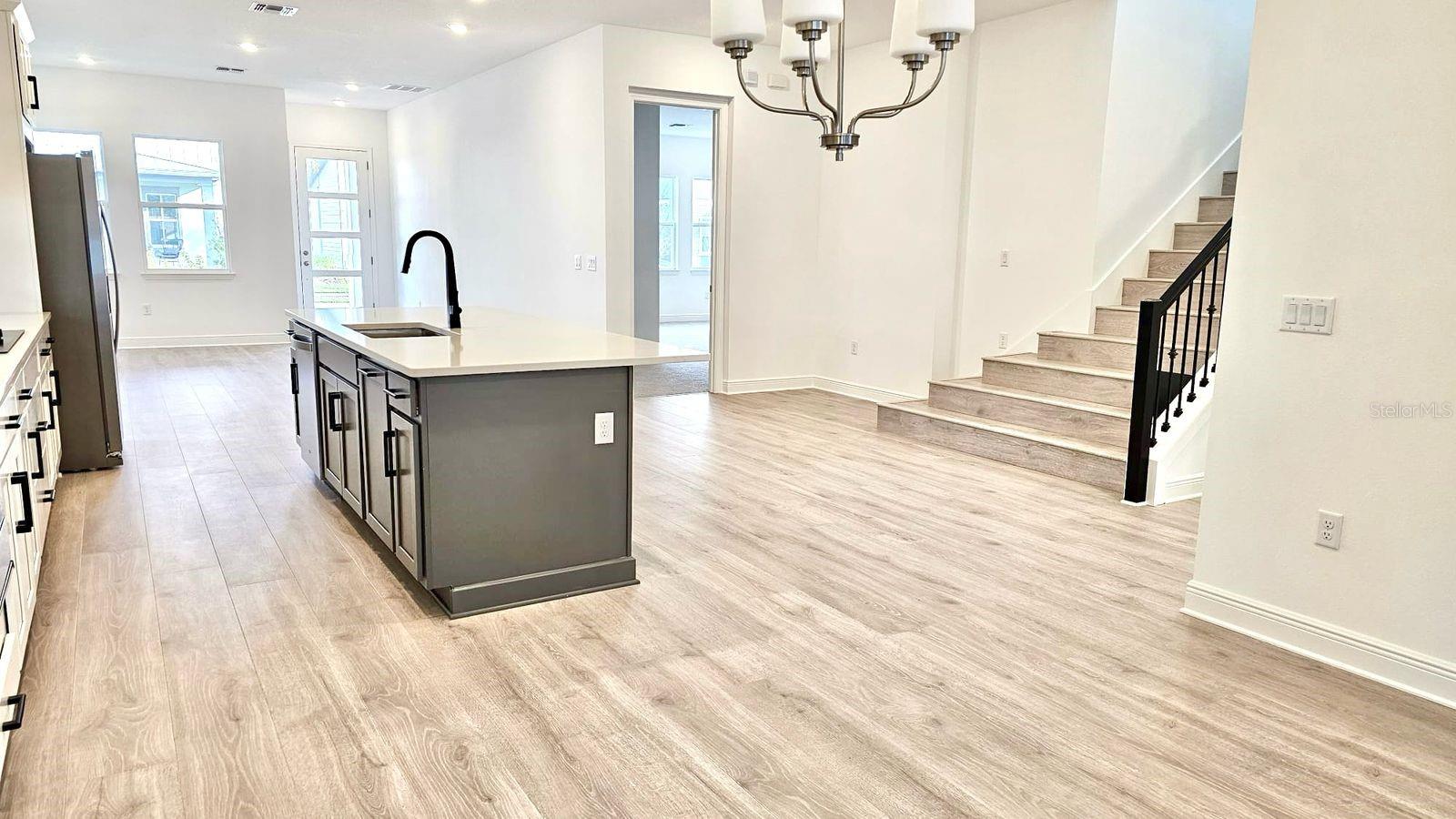 Image 5 of 31 For 10162 Peebles Street