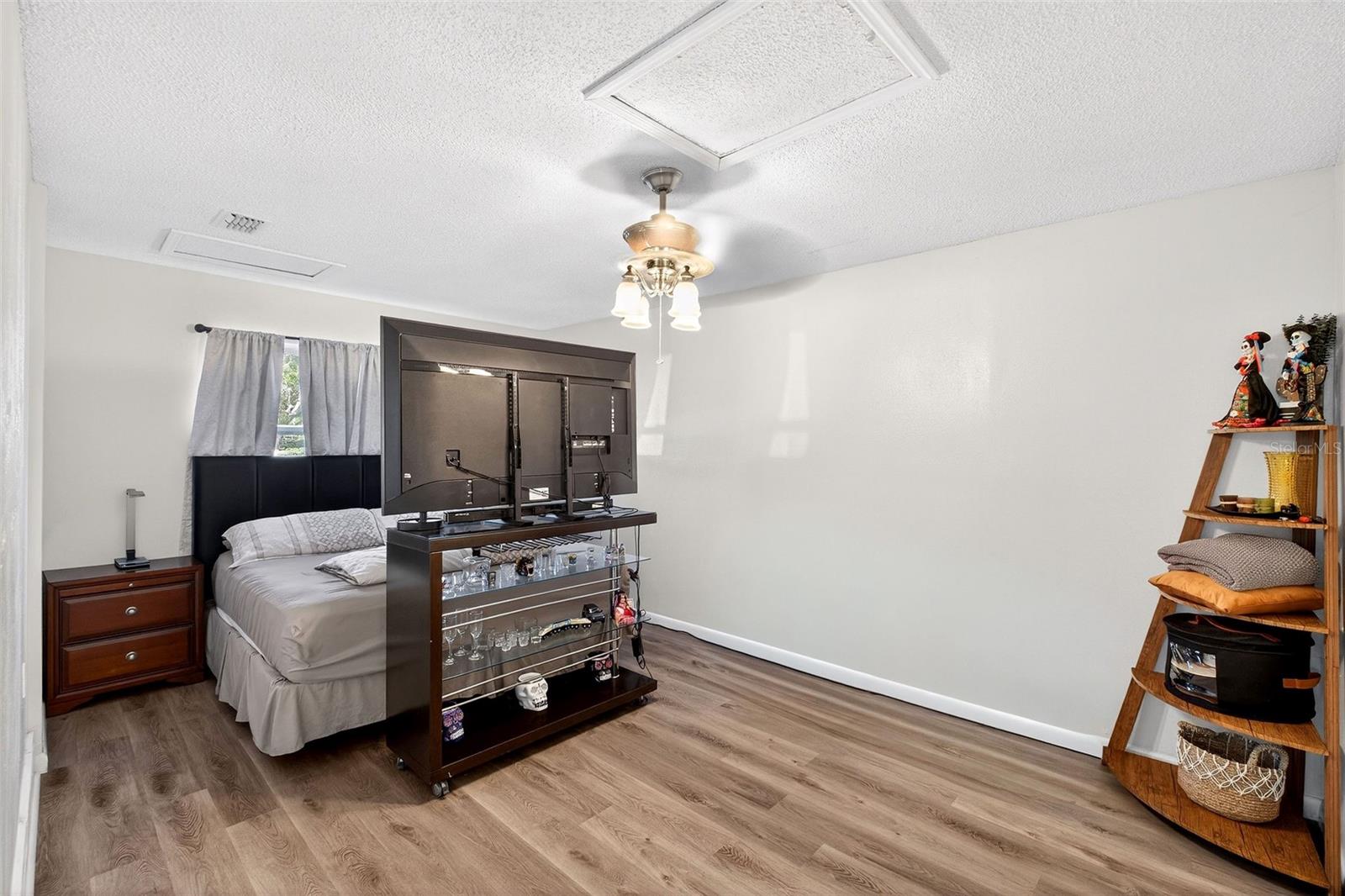 Image 20 of 33 For 1747 Bonneville Drive