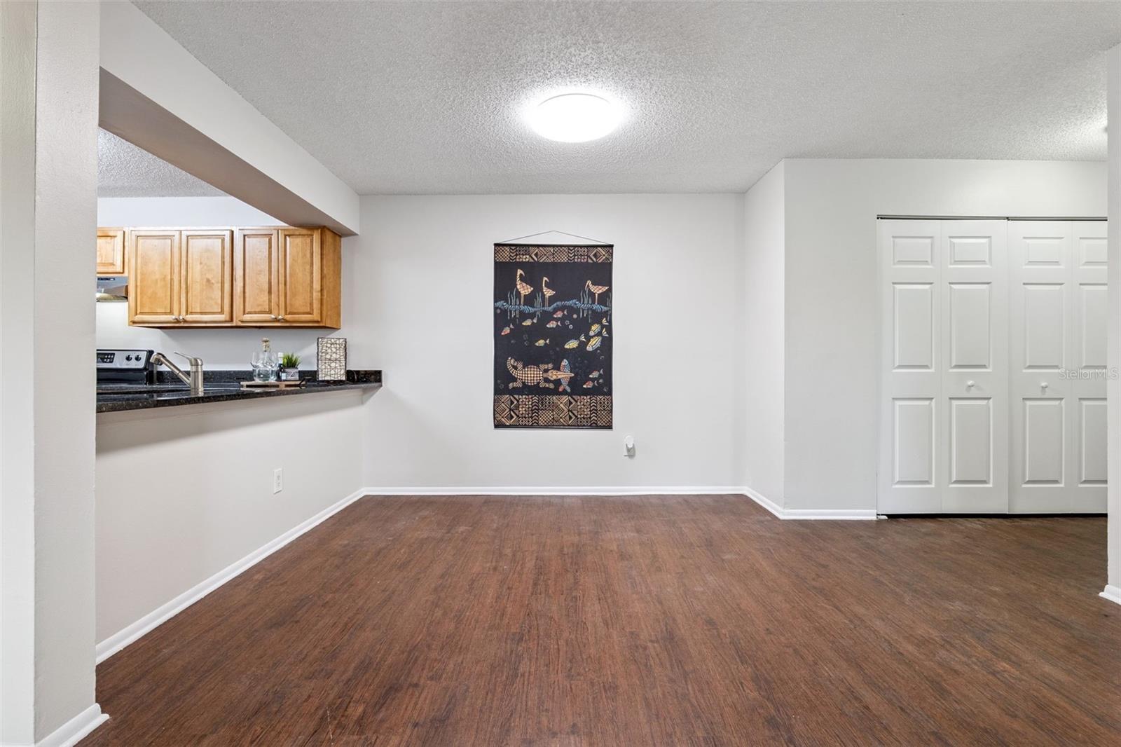 Image 10 of 29 For 644 Kenwick Circle 204