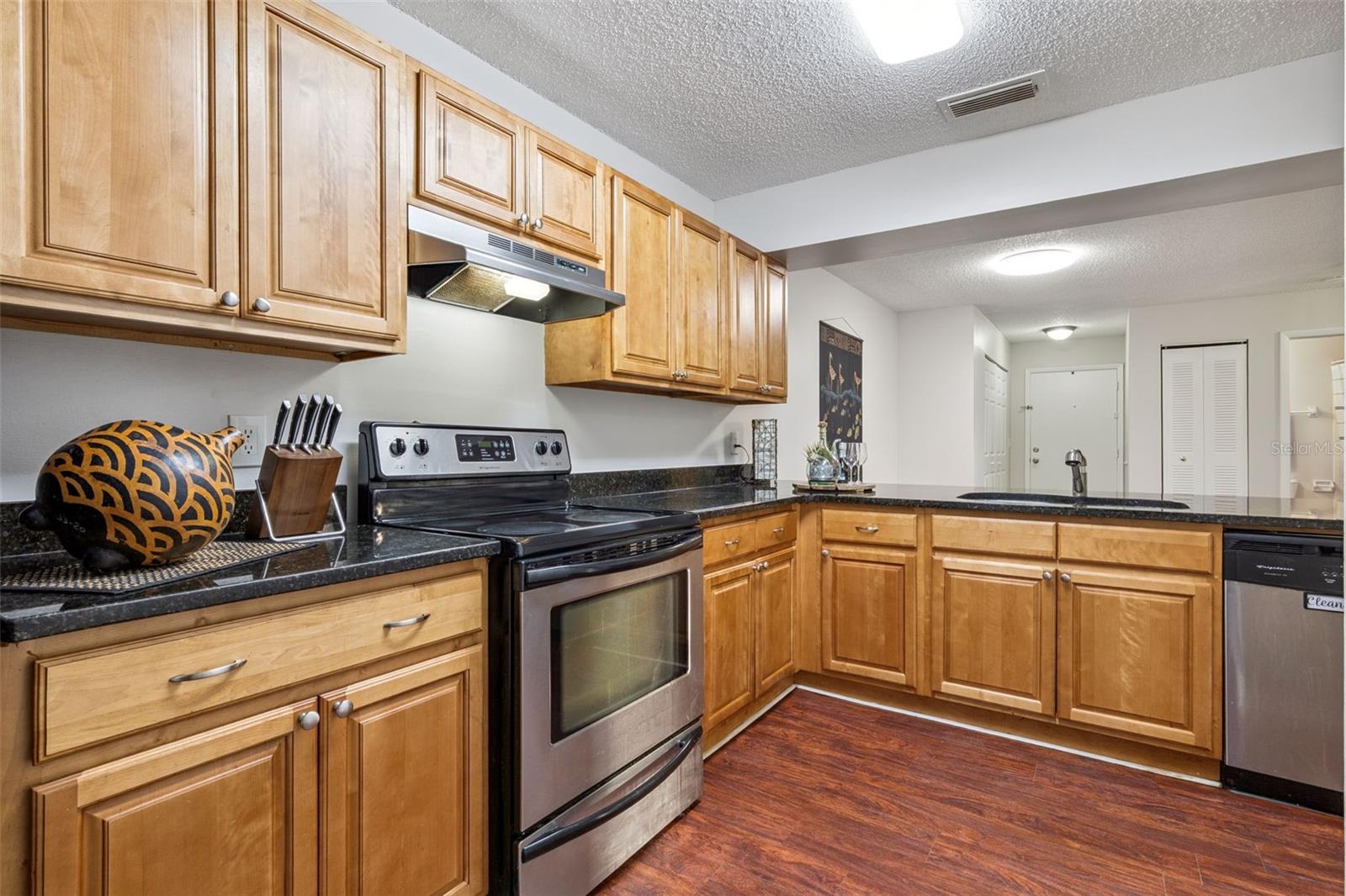 Image 12 of 29 For 644 Kenwick Circle 204