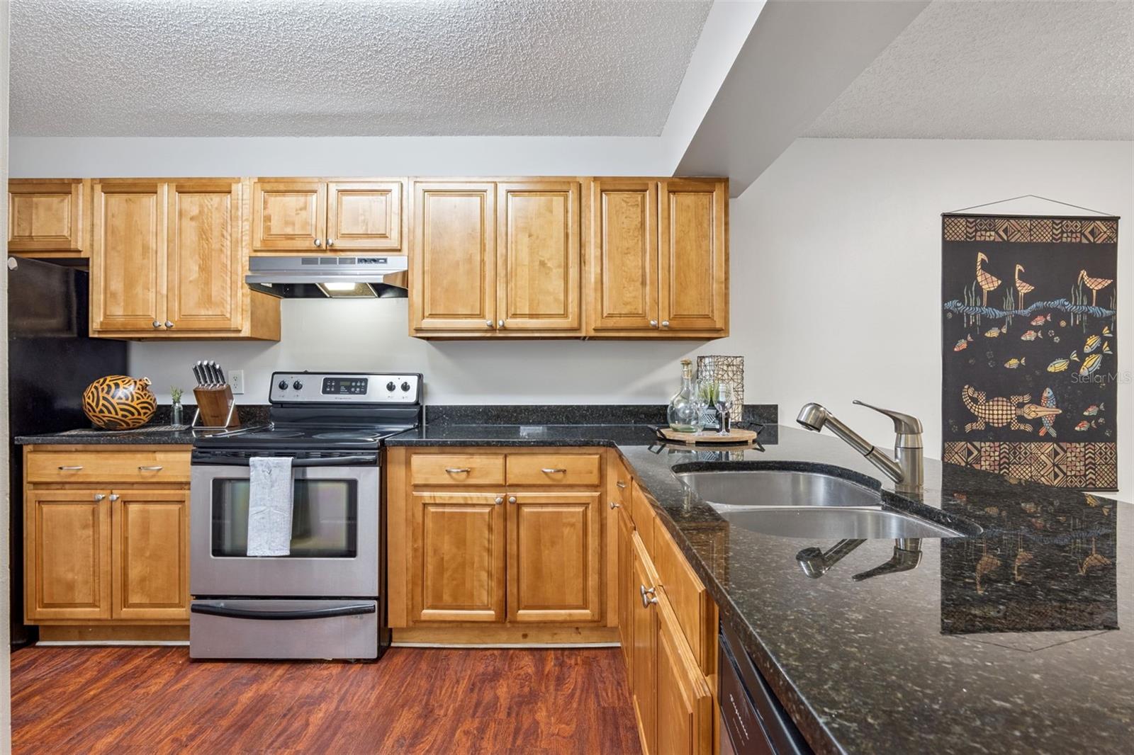 Image 13 of 29 For 644 Kenwick Circle 204