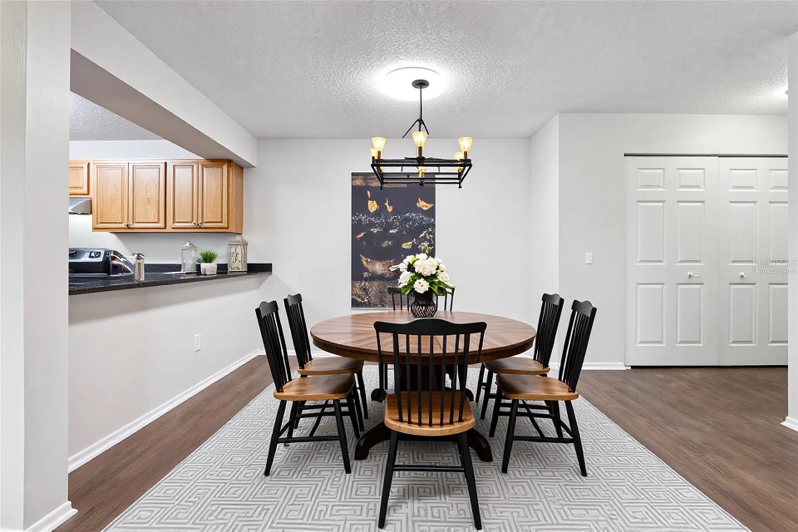 Image 9 of 29 For 644 Kenwick Circle 204