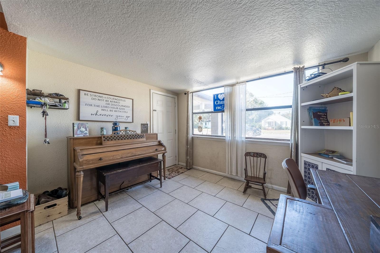 Image 13 of 41 For 708 Saint Clair Abrams Avenue