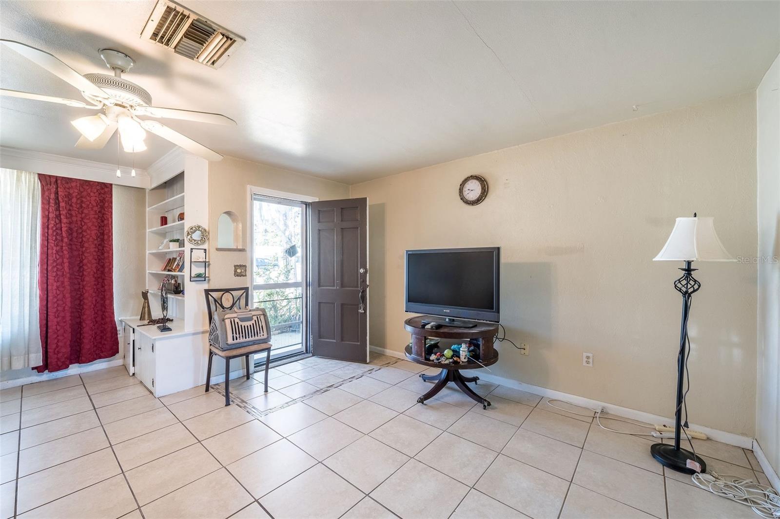 Image 17 of 41 For 708 Saint Clair Abrams Avenue