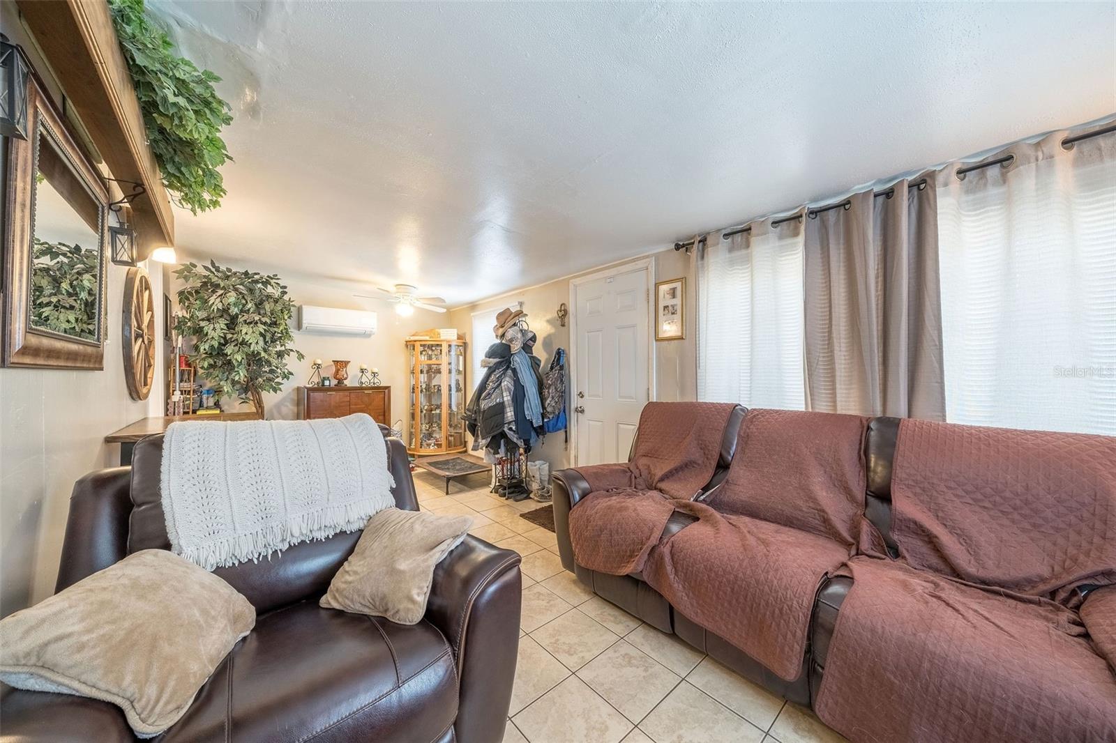 Image 33 of 41 For 708 Saint Clair Abrams Avenue