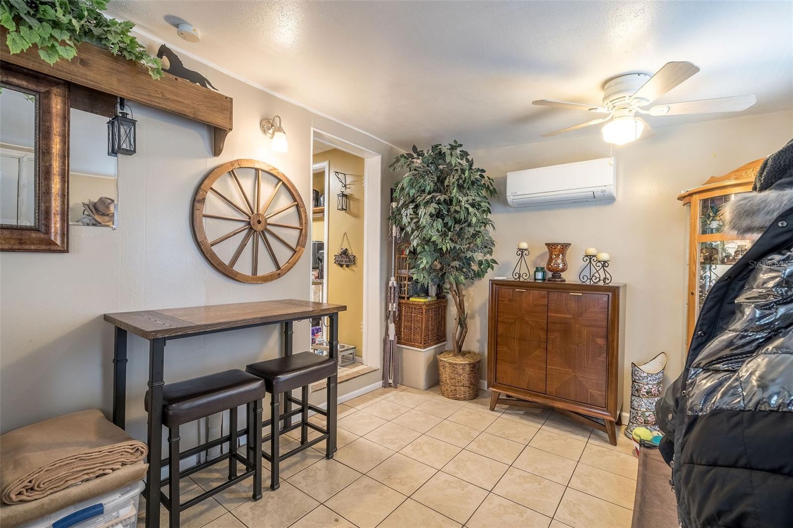 Image 34 of 41 For 708 Saint Clair Abrams Avenue