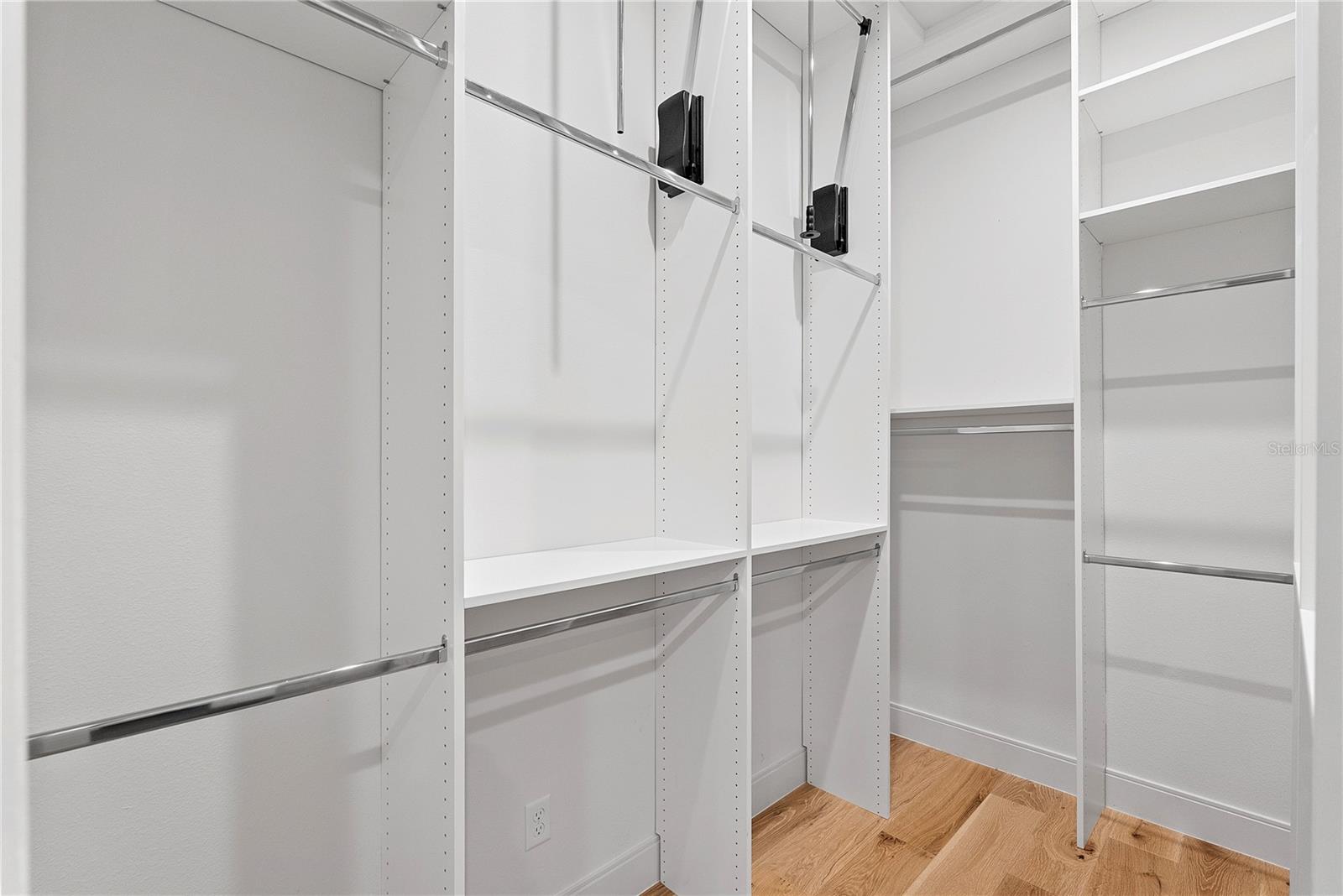 Image 25 of 51 For 6087 Fabers Oak Place