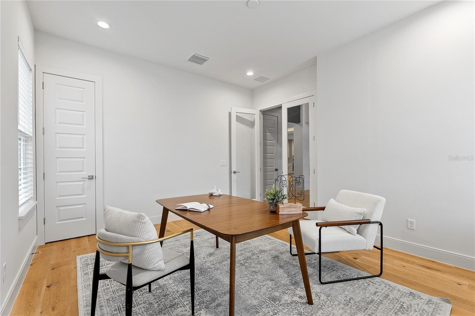 Image 27 of 51 For 6087 Fabers Oak Place