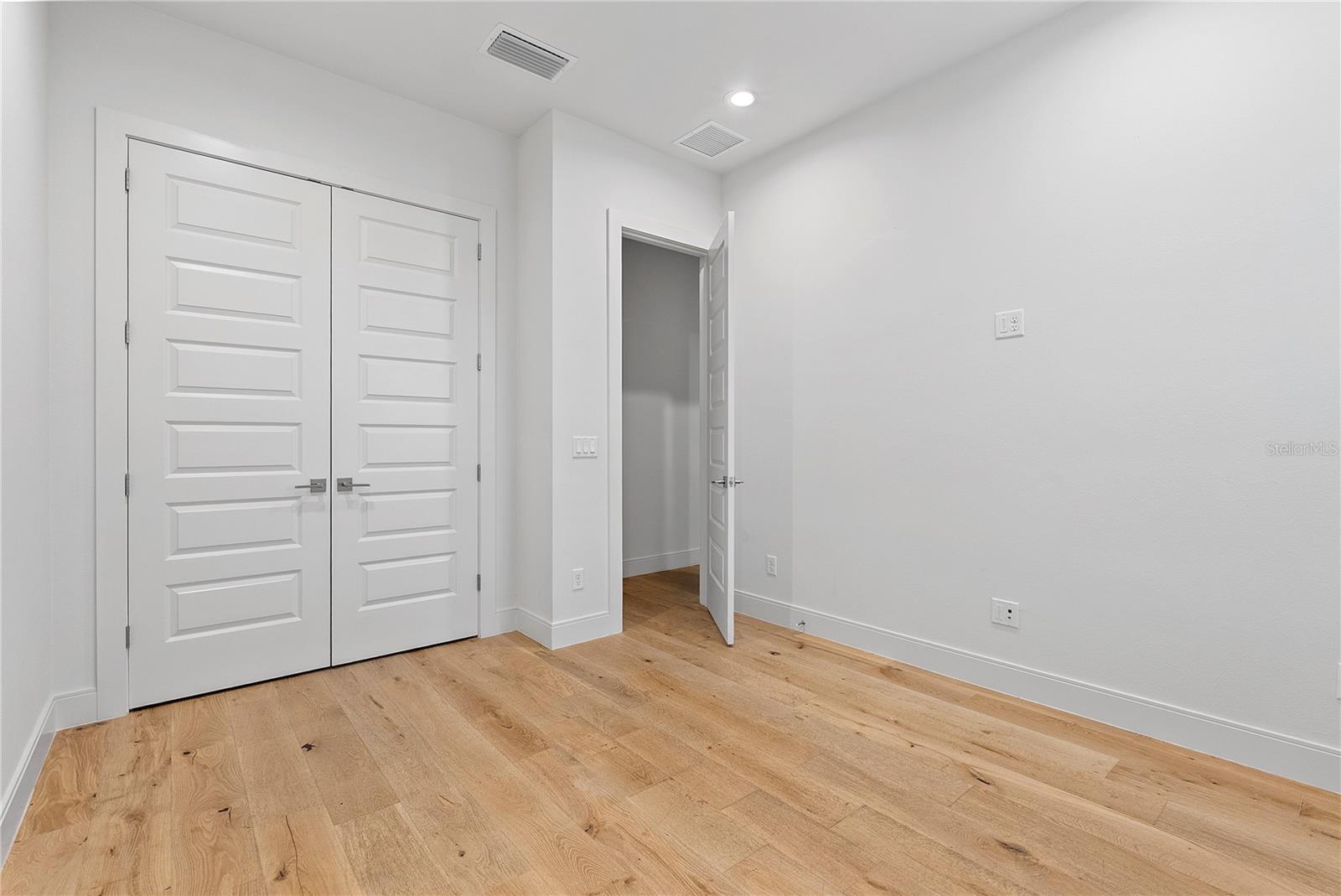 Image 29 of 51 For 6087 Fabers Oak Place