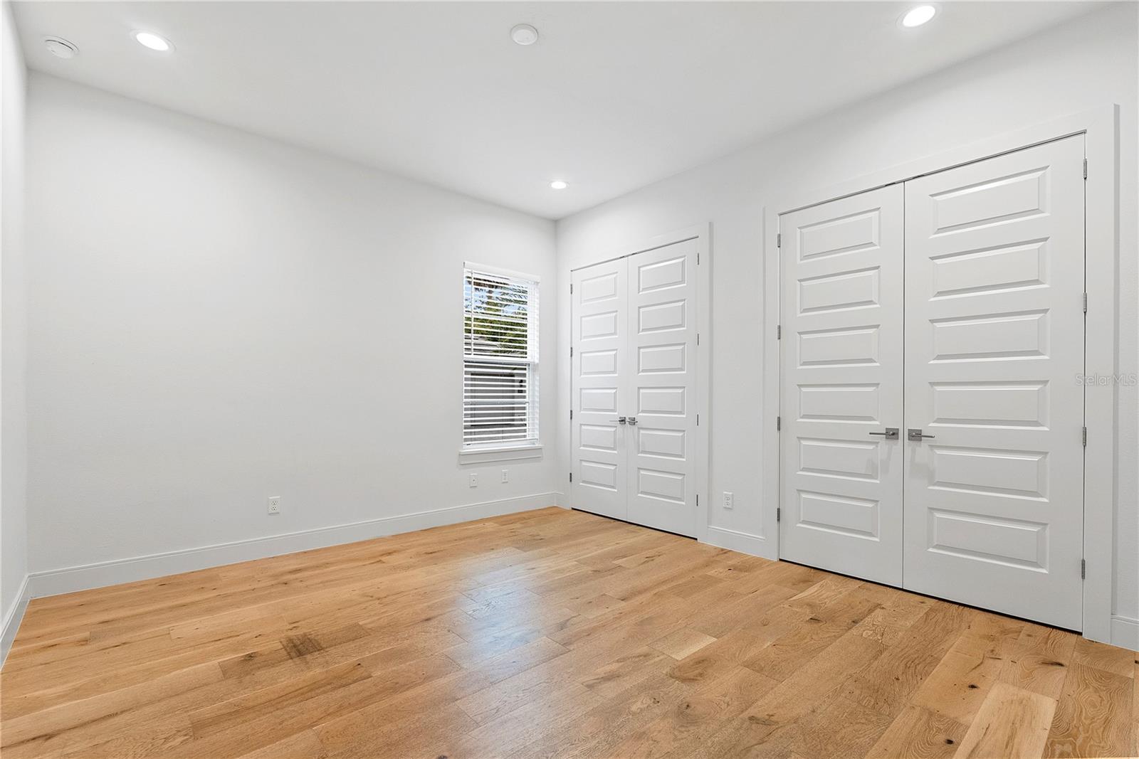 Image 34 of 51 For 6087 Fabers Oak Place