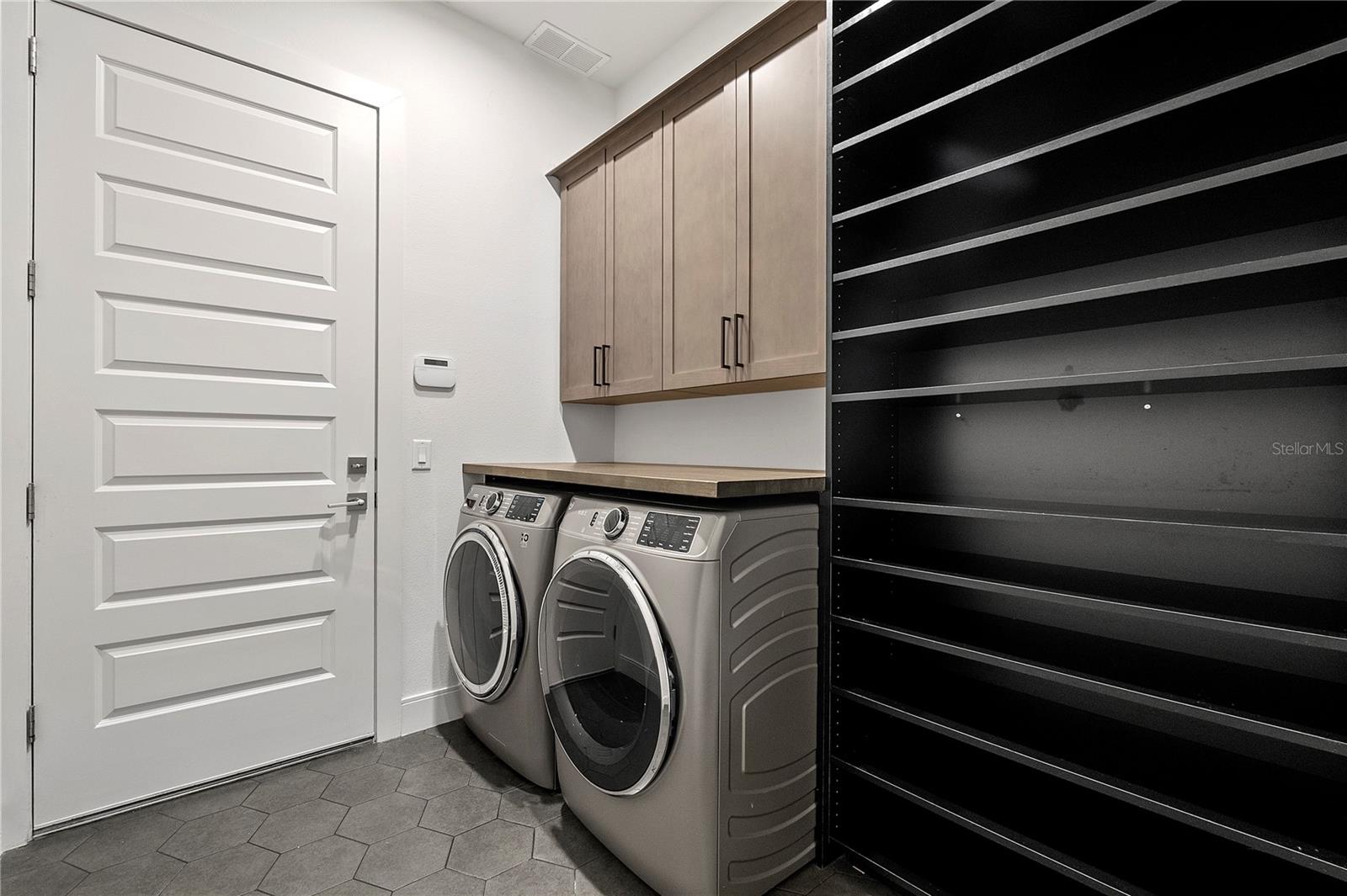 Image 36 of 51 For 6087 Fabers Oak Place