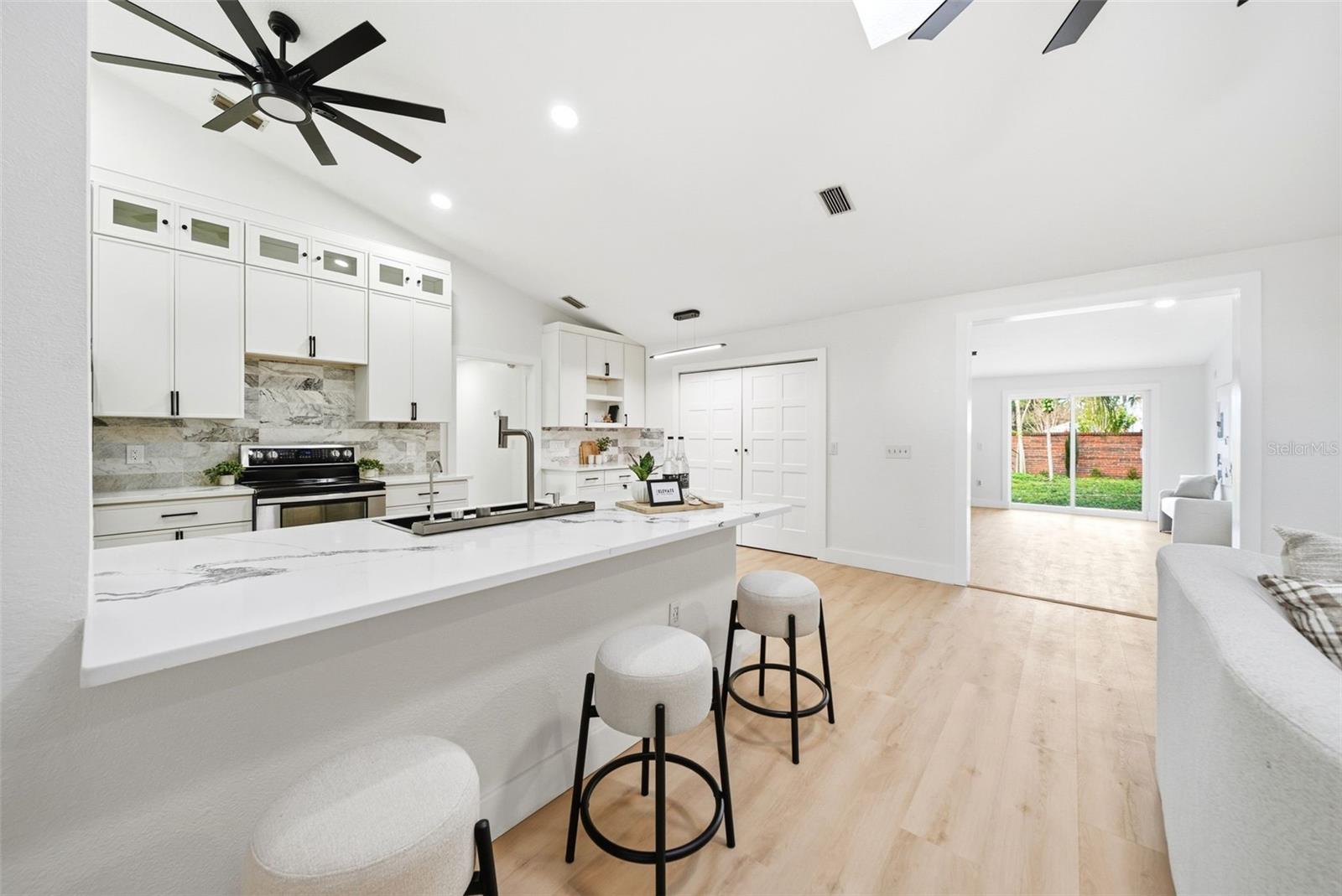 Image 12 of 42 For 4265 Conway Place Circle Circle