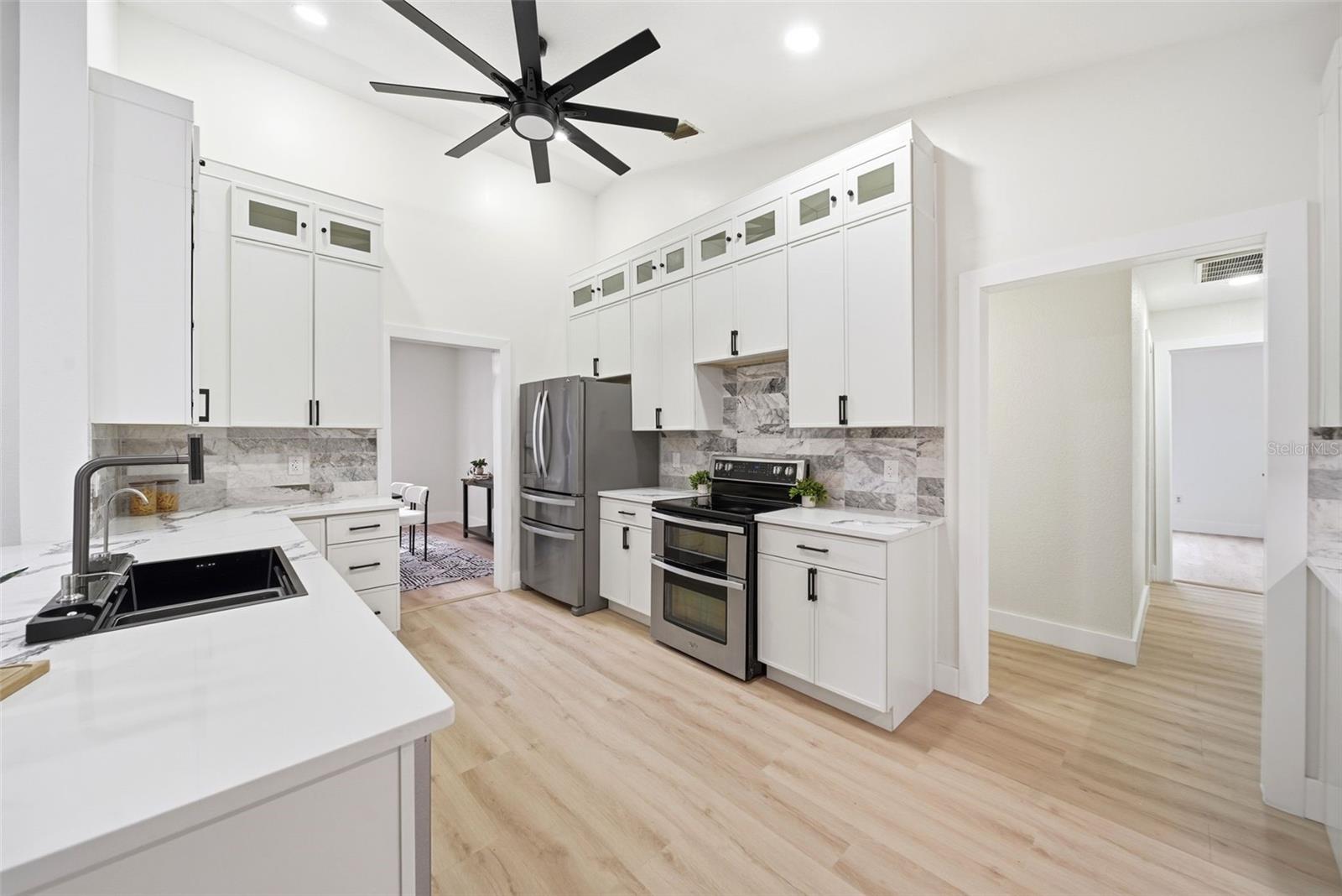 Image 16 of 42 For 4265 Conway Place Circle Circle